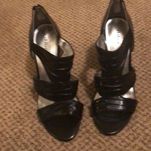 Diva Black Patent Leather heel